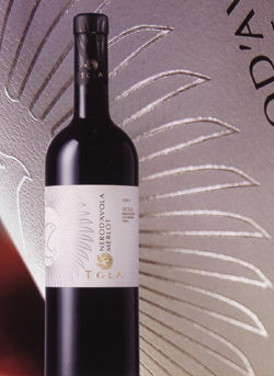 美樂. 西西里黑珍珠干紅葡萄酒_深加工類_酒類_葡萄酒_產品庫_中華食品生意網